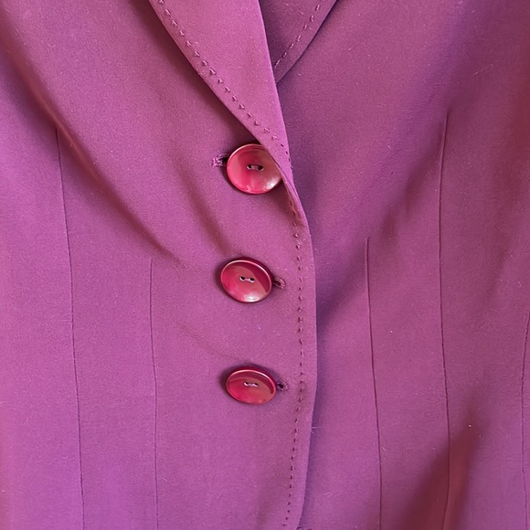 Jones New York Burgundy skirt suit - Picture 6 of 8